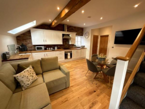 Apt D in Old Grade 2 Converted Farmhouse